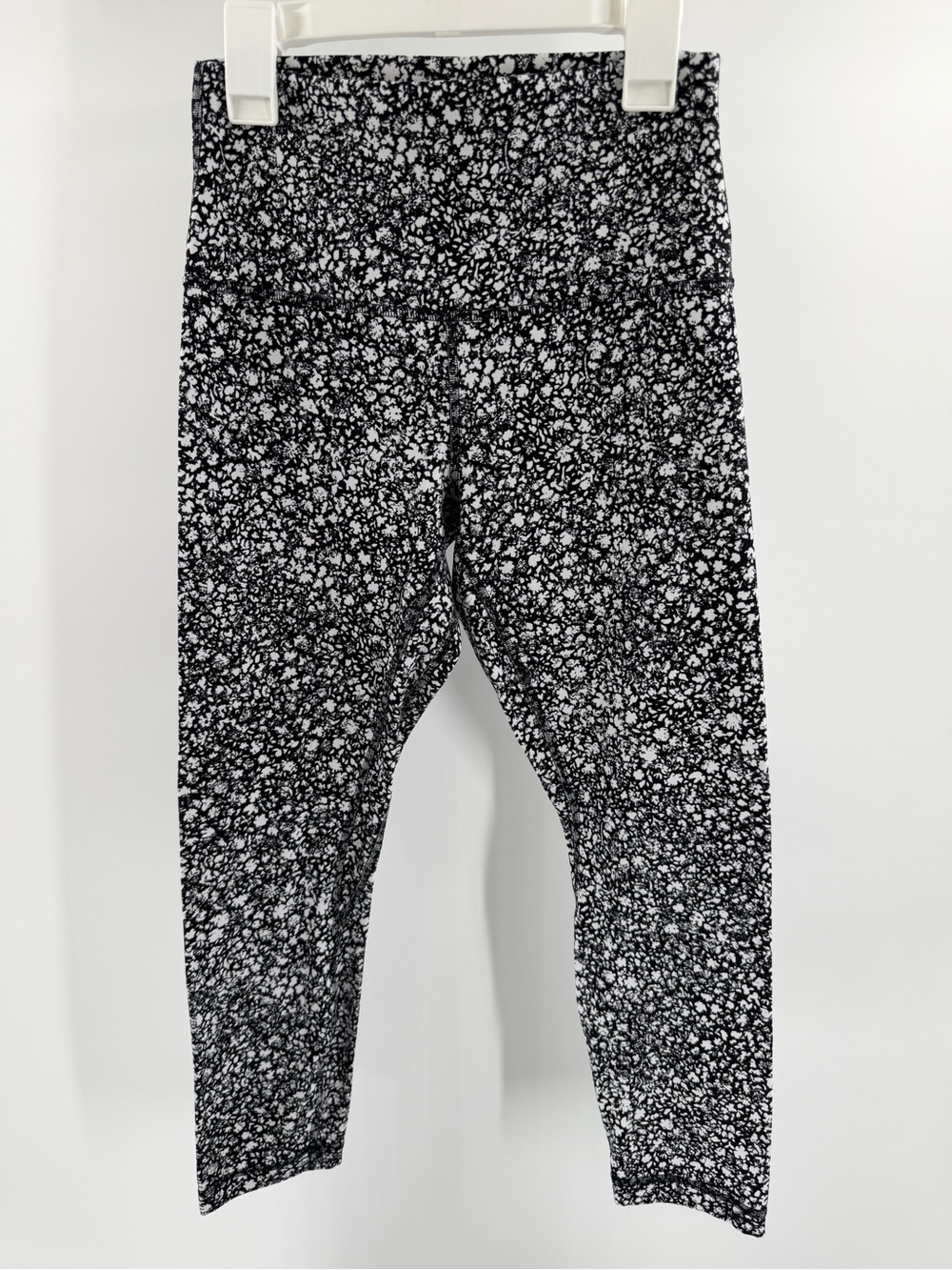 Lululemon Align Leggings HR Pant 24” Size 6 Venture Floral Alpine White Black